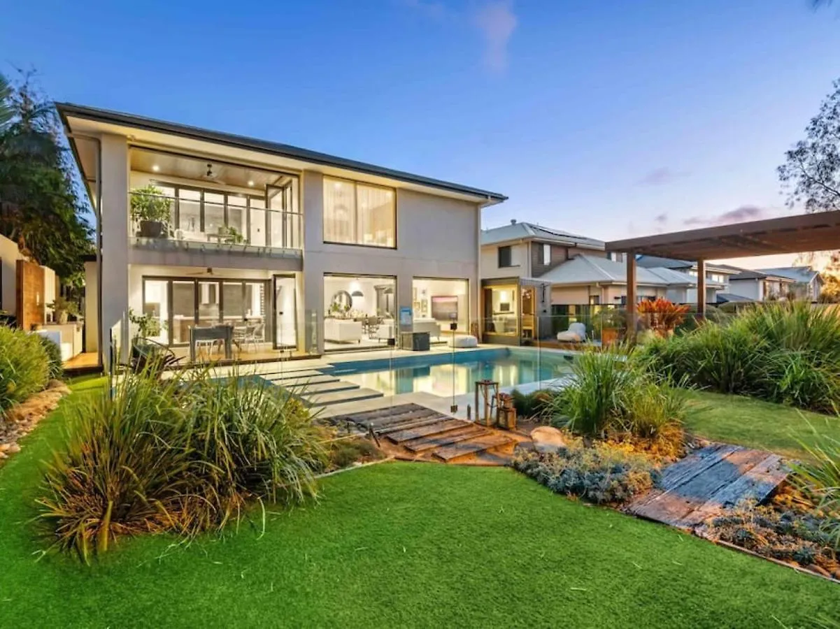 Sublime Contemporary Designer Villa With Pool And Sauna Rochedale Australia