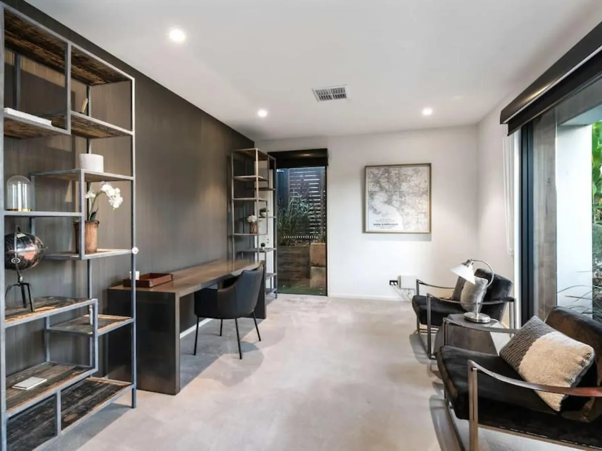 Sublime Contemporary Designer Villa With Pool And Sauna Rochedale 0*,  Australia