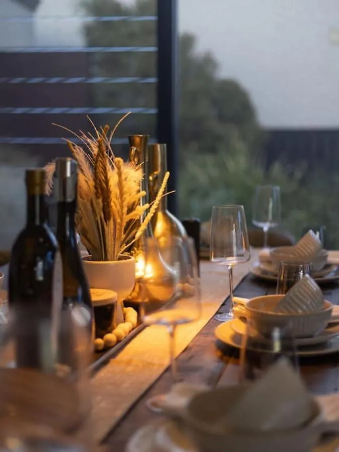 Sublime Contemporary Designer Villa With Pool And Sauna Rochedale 0*,  Australia