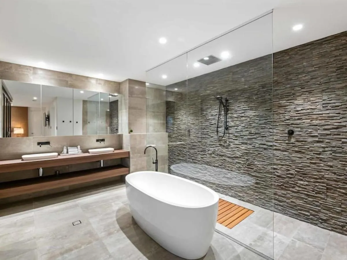 Sublime Contemporary Designer Villa With Pool And Sauna Rochedale